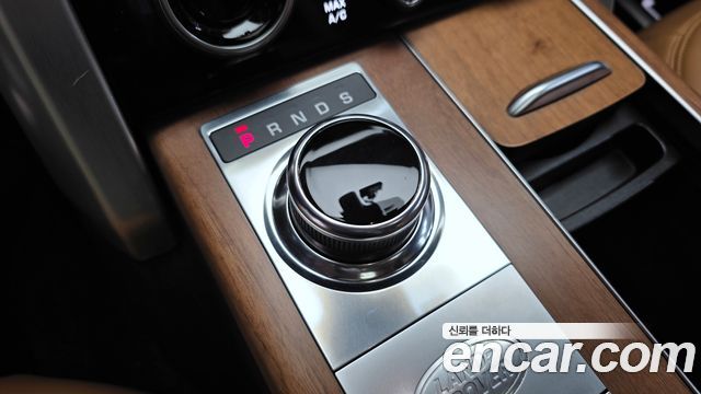 Land Rover Range Rover 2019 — photo 9