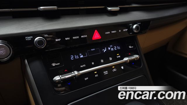 Kia Canival 2021 — photo 23