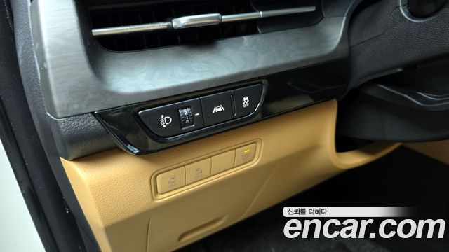 Kia Canival 2021 — photo 24
