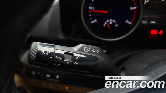Kia Canival 2021 — photo 26