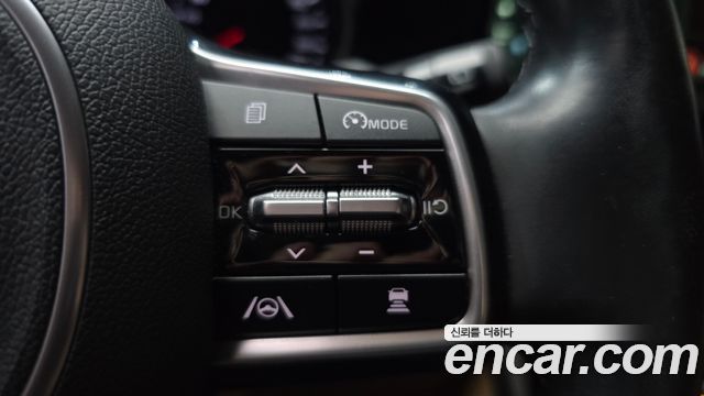 Kia Canival 2021 — photo 28