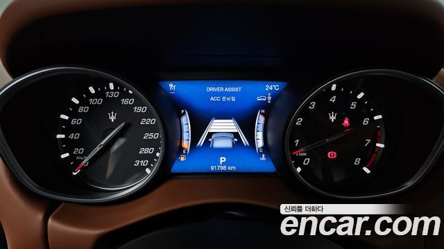 Maserati Levante 2018 — photo 8