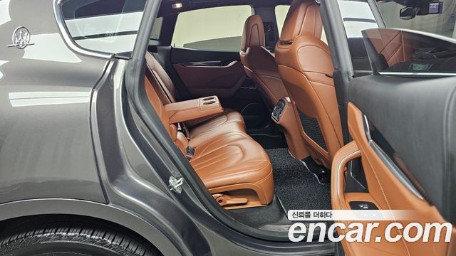 Maserati Levante 2018 — photo 12