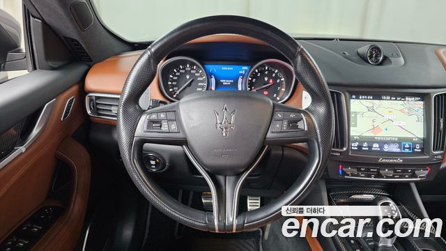 Maserati Levante 2018 — photo 13