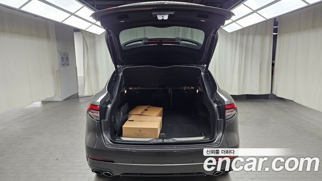 Maserati Levante 2018 — photo 20