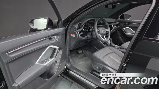 Audi Q3 2025 — photo 13