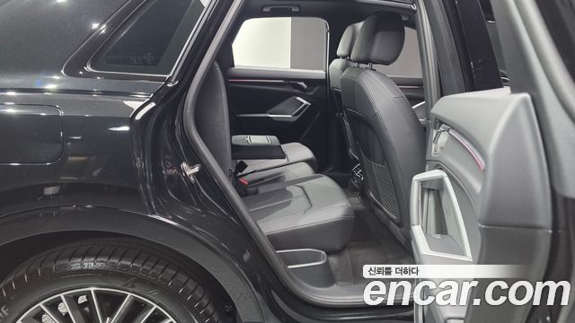 Audi Q3 2025 — photo 17