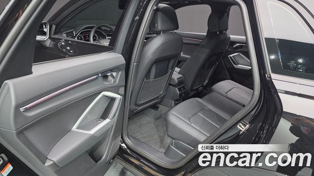 Audi Q3 2025 — photo 18