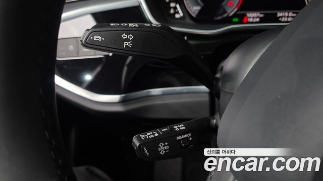 Audi Q3 2025 — photo 26