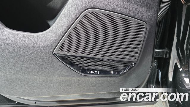 Audi Q3 2025 — photo 28