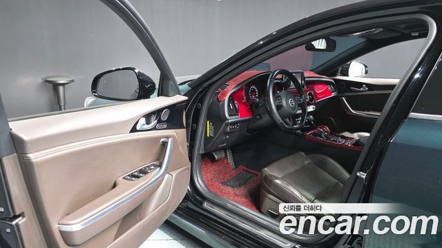 Kia Stinger 2018 — photo 13