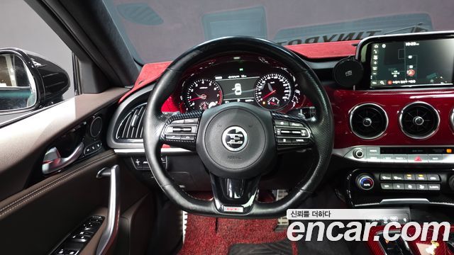 Kia Stinger 2018 — photo 19