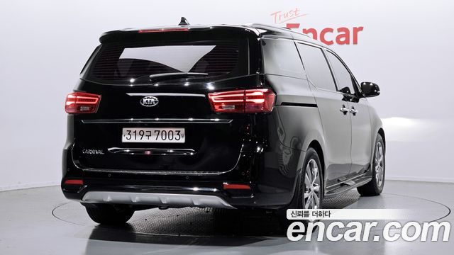 Kia Canival 2019 — photo 2