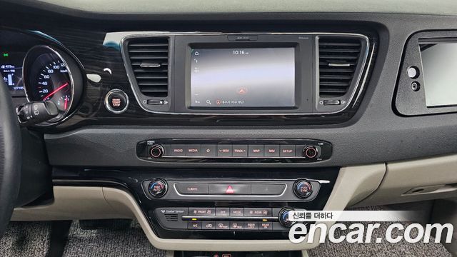 Kia Canival 2019 — photo 18