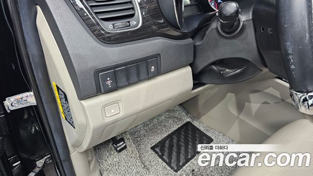 Kia Canival 2019 — photo 24