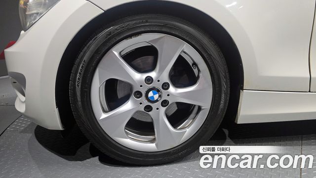 BMW 1-Series 2011 — photo 5