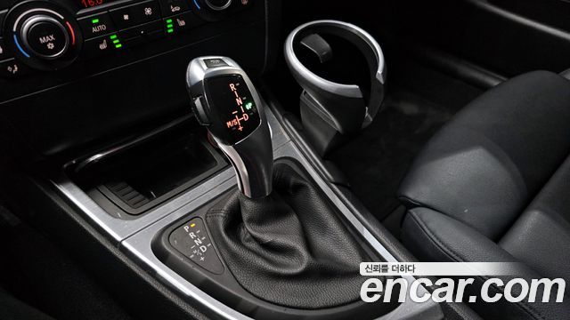 BMW 1-Series 2011 — photo 12