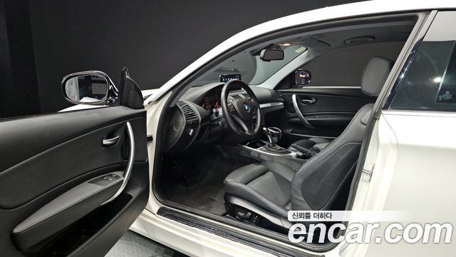 BMW 1-Series 2011 — photo 13