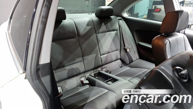 BMW 1-Series 2011 — photo 17