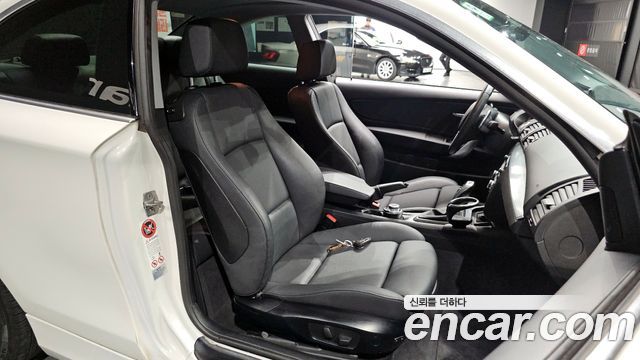 BMW 1-Series 2011 — photo 18