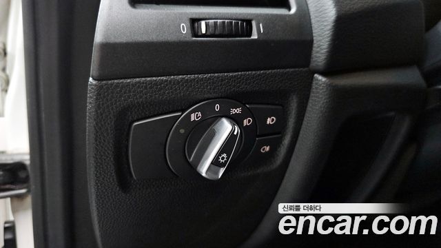 BMW 1-Series 2011 — photo 25