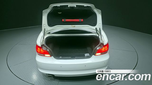 BMW 1-Series 2011 — photo 26