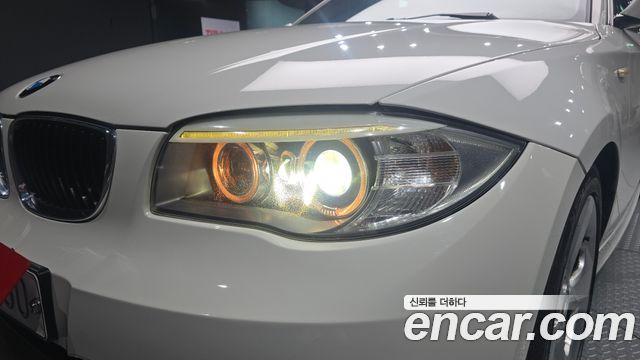 BMW 1-Series 2011 — photo 8