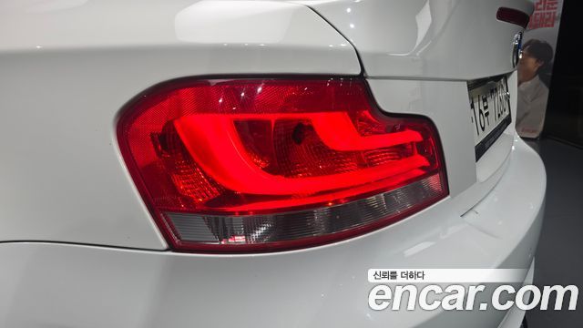 BMW 1-Series 2011 — photo 9