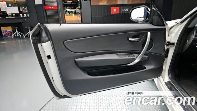 BMW 1-Series 2011 — photo 14