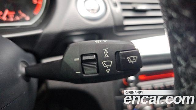 BMW 1-Series 2011 — photo 30