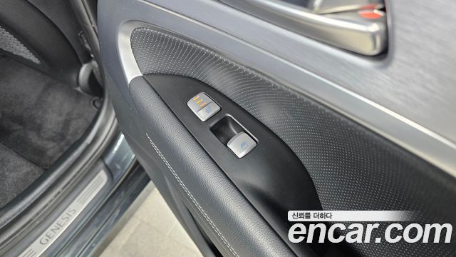 Genesis G70 2018 — photo 19