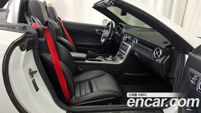 Mercedes-Benz SLC-Class 2018 — photo 11