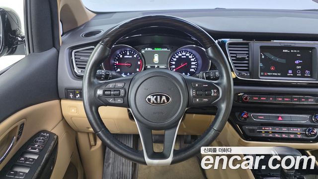 Kia Canival 2019 — photo 21
