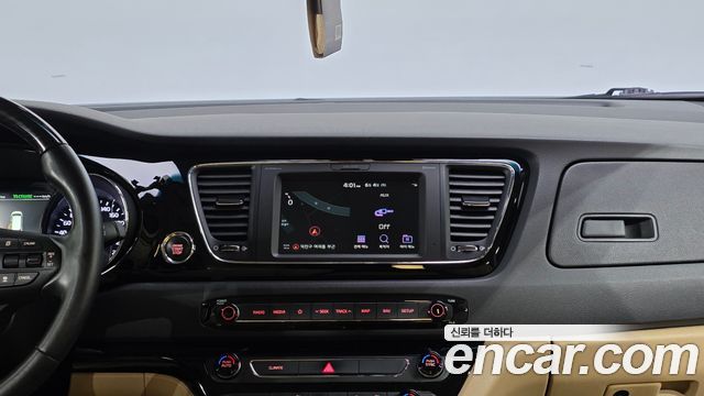 Kia Canival 2019 — photo 23