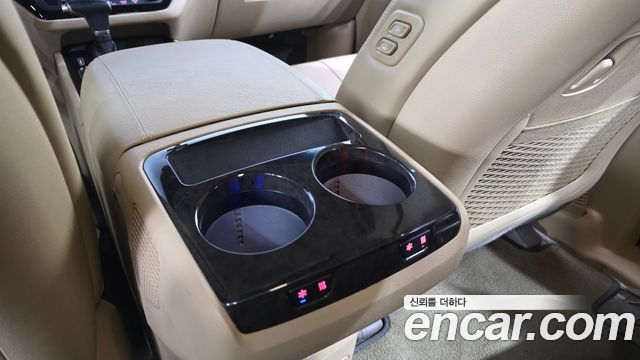 Kia Canival 2019 — photo 27