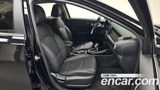 Kia K3 2022 — photo 16