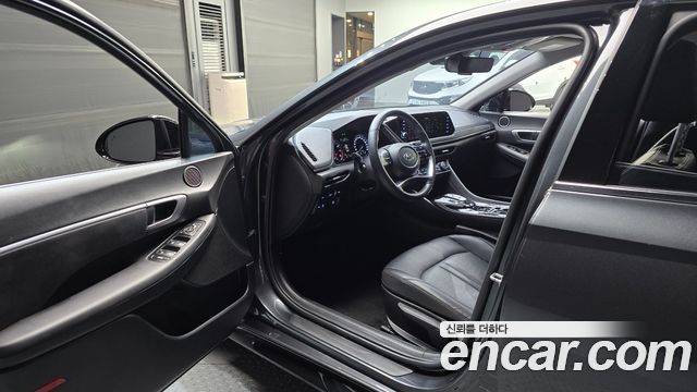 Hyundai Sonata 2022 — photo 13