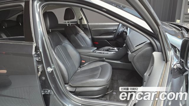 Hyundai Sonata 2022 — photo 17