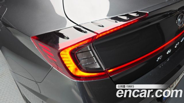 Hyundai Sonata 2022 — photo 9