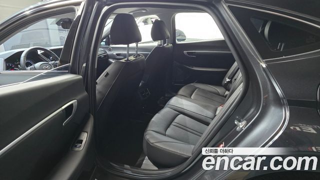 Hyundai Sonata 2022 — photo 16