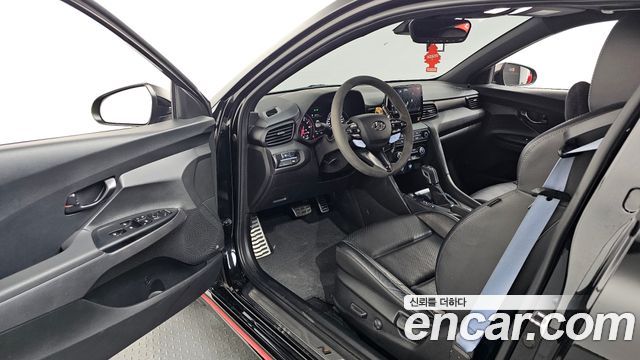 Hyundai Veloster 2022 — photo 13