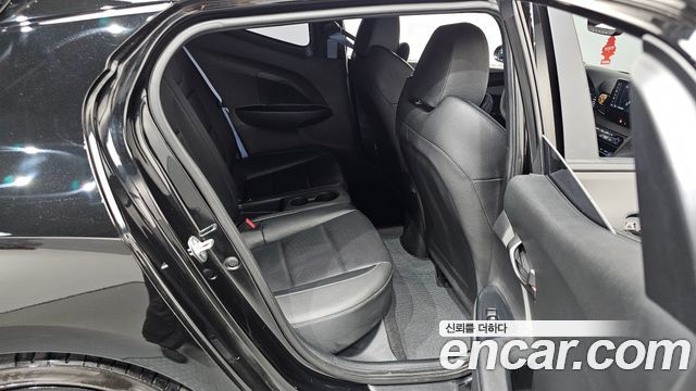 Hyundai Veloster 2022 — photo 17