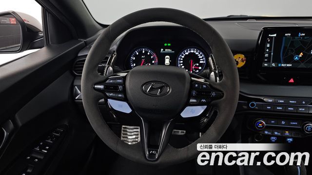 Hyundai Veloster 2022 — photo 19