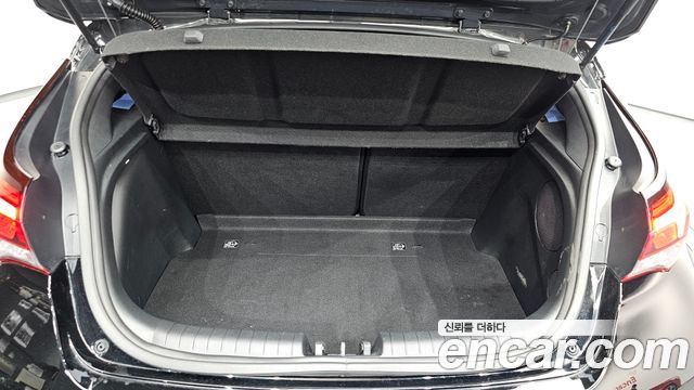 Hyundai Veloster 2022 — photo 22