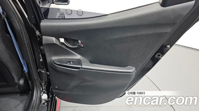 Hyundai Veloster 2022 — photo 15