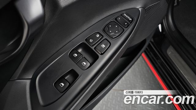 Hyundai Veloster 2022 — photo 29
