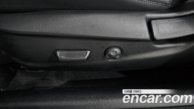 Hyundai Veloster 2022 — photo 34