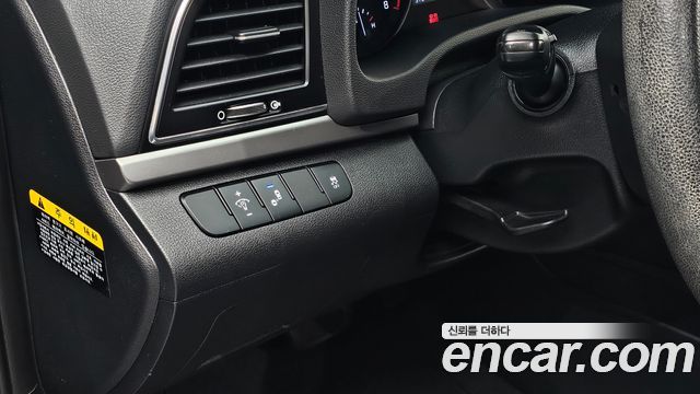Hyundai AVANTE 2017 — photo 16