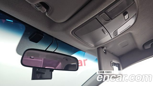 Hyundai AVANTE 2017 — photo 19
