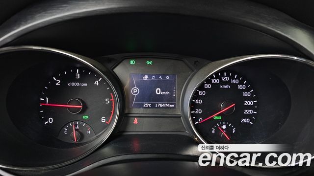 Kia Canival 2016 — photo 8